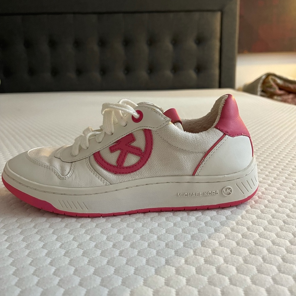 MICHAEL MICHAEL KORS
Lexi Mixed-Media Sneaker